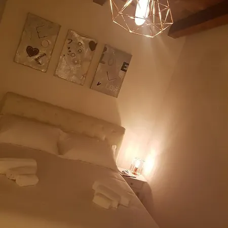 アパート Palazzo Ponte Pietra *