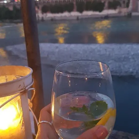 Palazzo Ponte Pietra Apartment *
