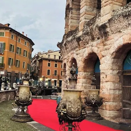Palazzo Ponte Pietra Apartment
