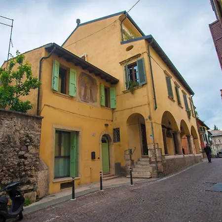 Palazzo Ponte Pietra * Verona